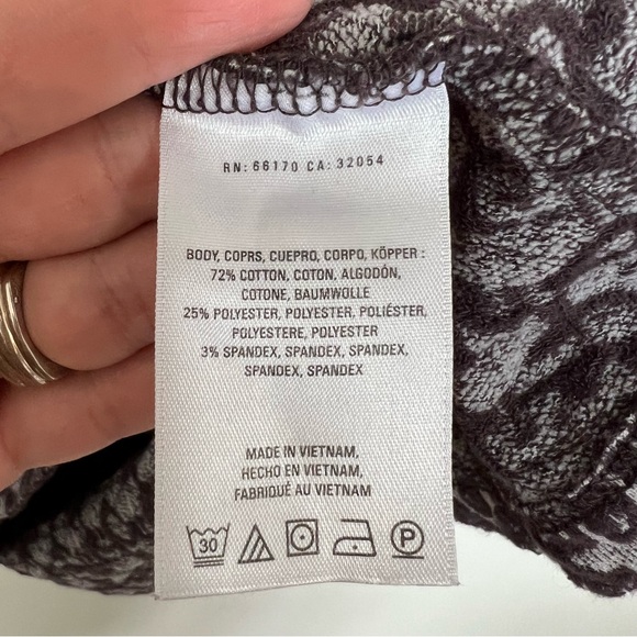 Women’s Maeve Pattern Sleeveless Top with Knot - Size Medium - Picture 5 of 7